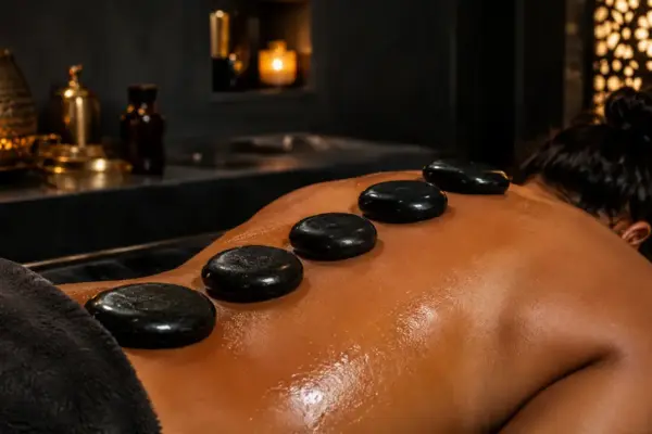 Massage aux Pierres Chaudes à Domicile Marrakech
